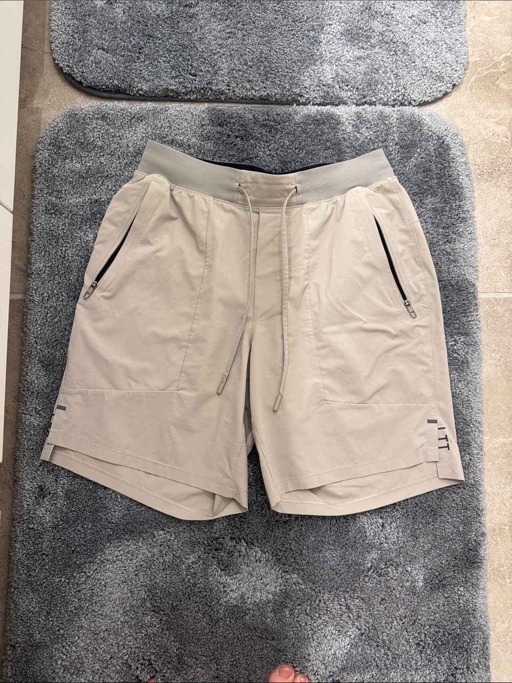 Mens lululemon tan beige athletic shorts- license to train style